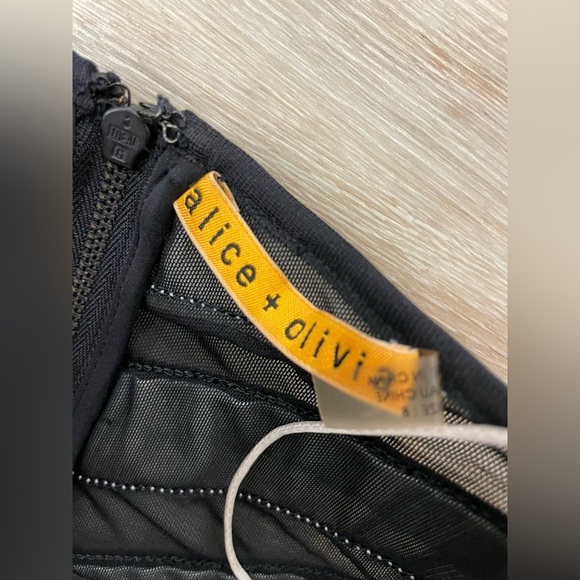 Alice + Olivia Silk Sequins Strapless Party Dress size 8 - Picture 2 of 2